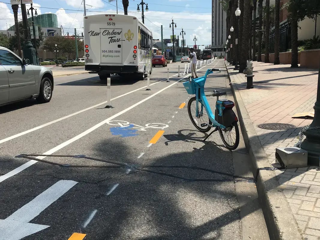 Rápido de instalar, o contador de bicicletas temporário Easy-ZELT permite-lhe efetuar levantamentos pontuais.